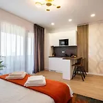 Glamour Apartments 8